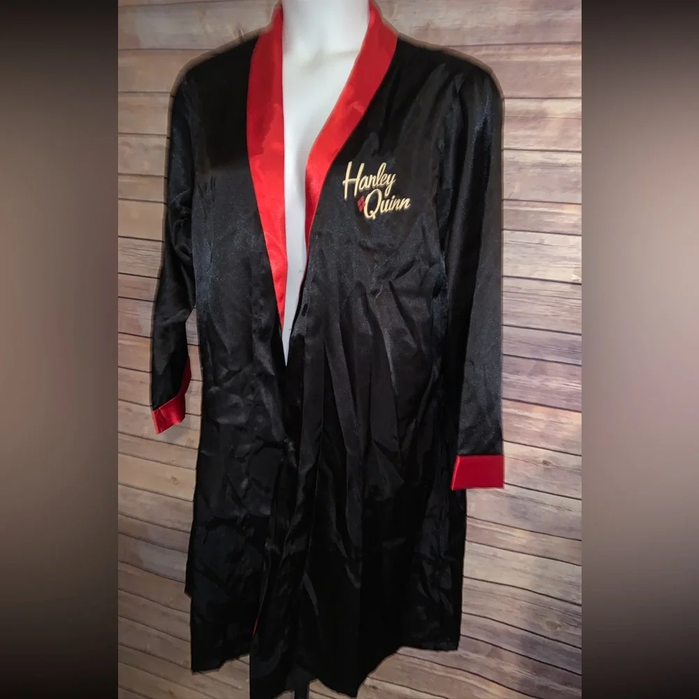DC Comics Bombshells Women's Robe - Size OS - Picture 5 of 11